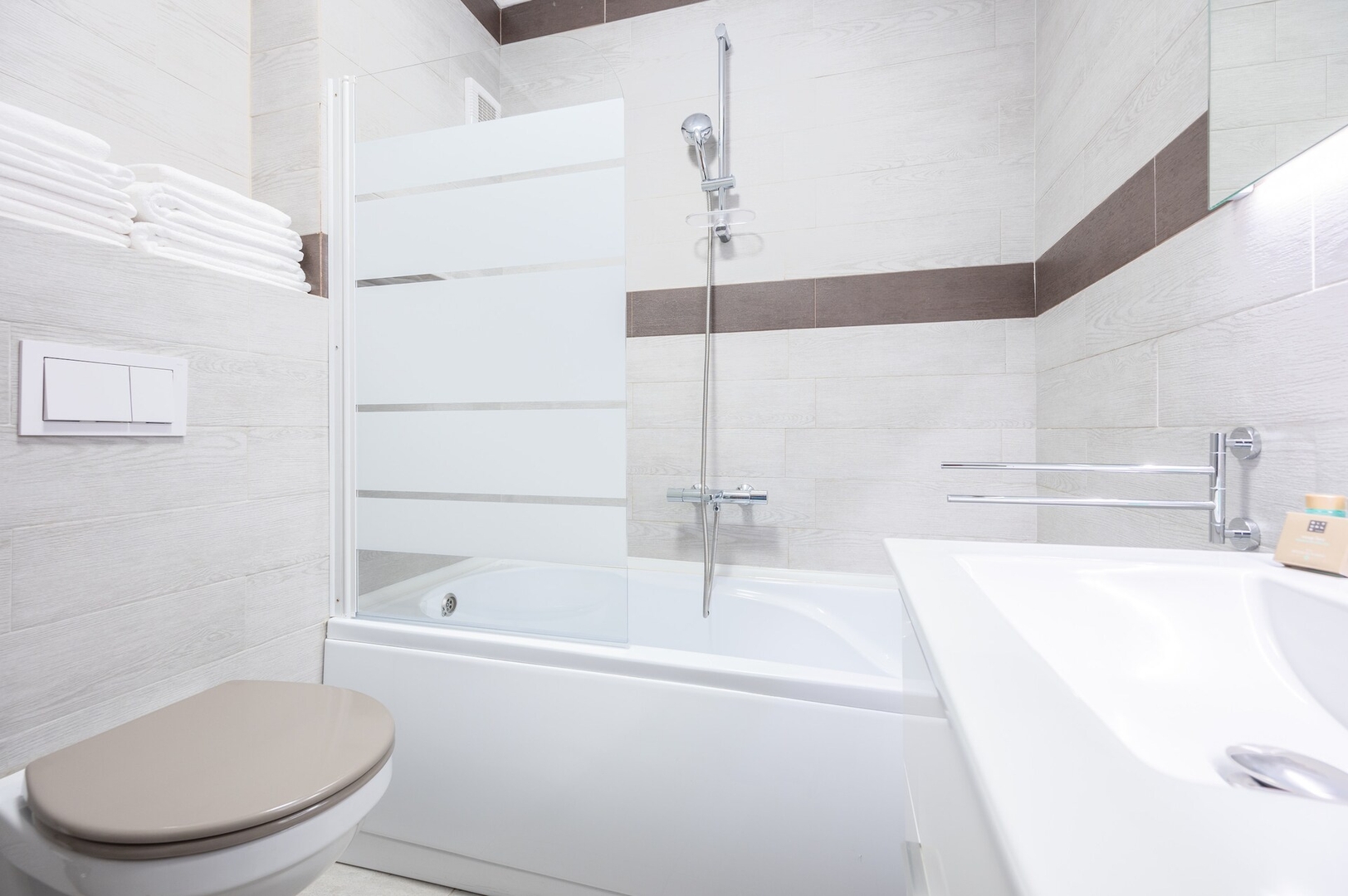 Napoli Flat 8 FlatWhite Properties