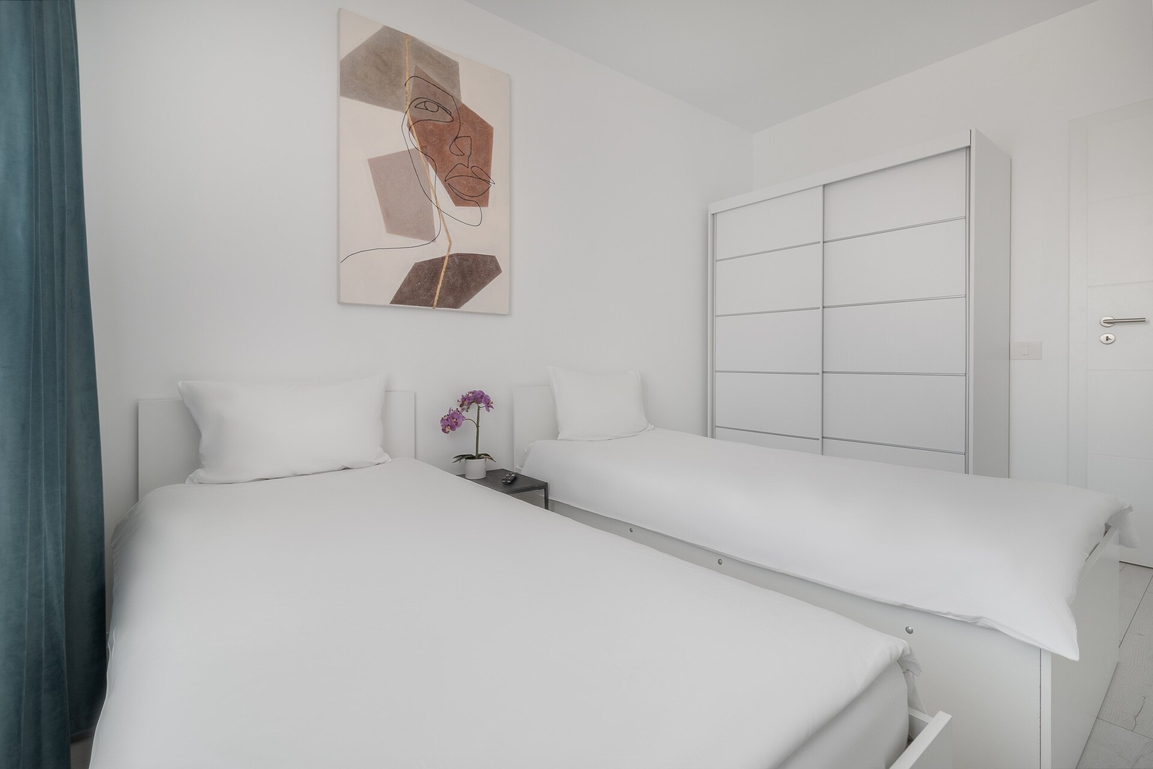 Blanco 24 FlatWhite Properties