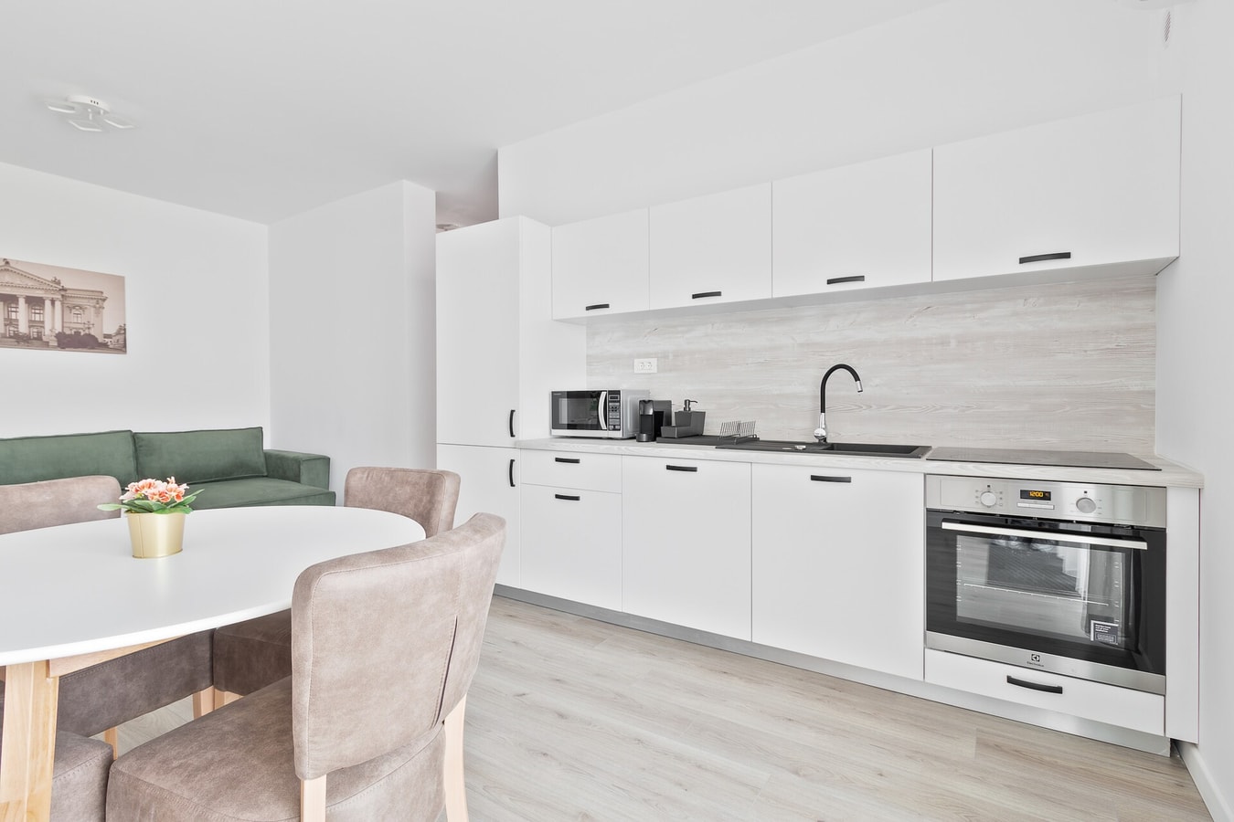 Krakow Flat 10 FlatWhite Properties