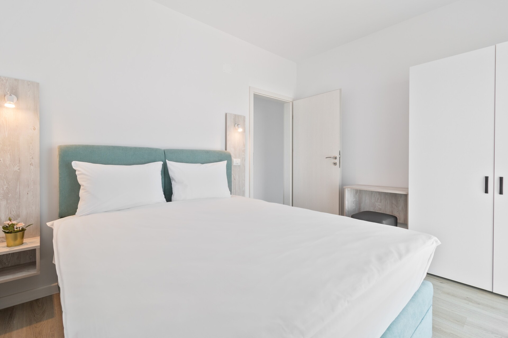 Porto Flat 8 FlatWhite Properties