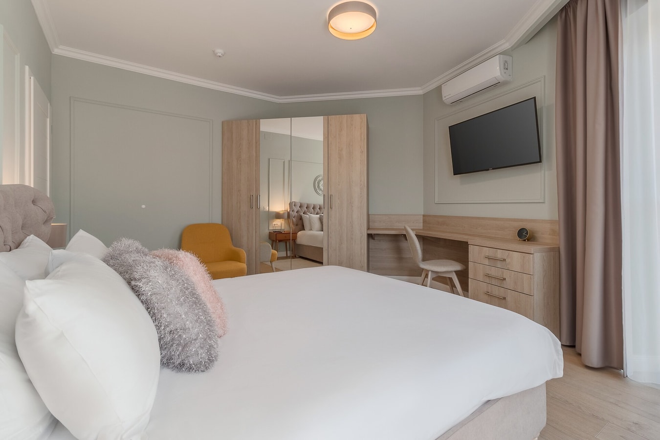 Dozsa Residence Five with shared jacuzzi 12 FlatWhite Properties