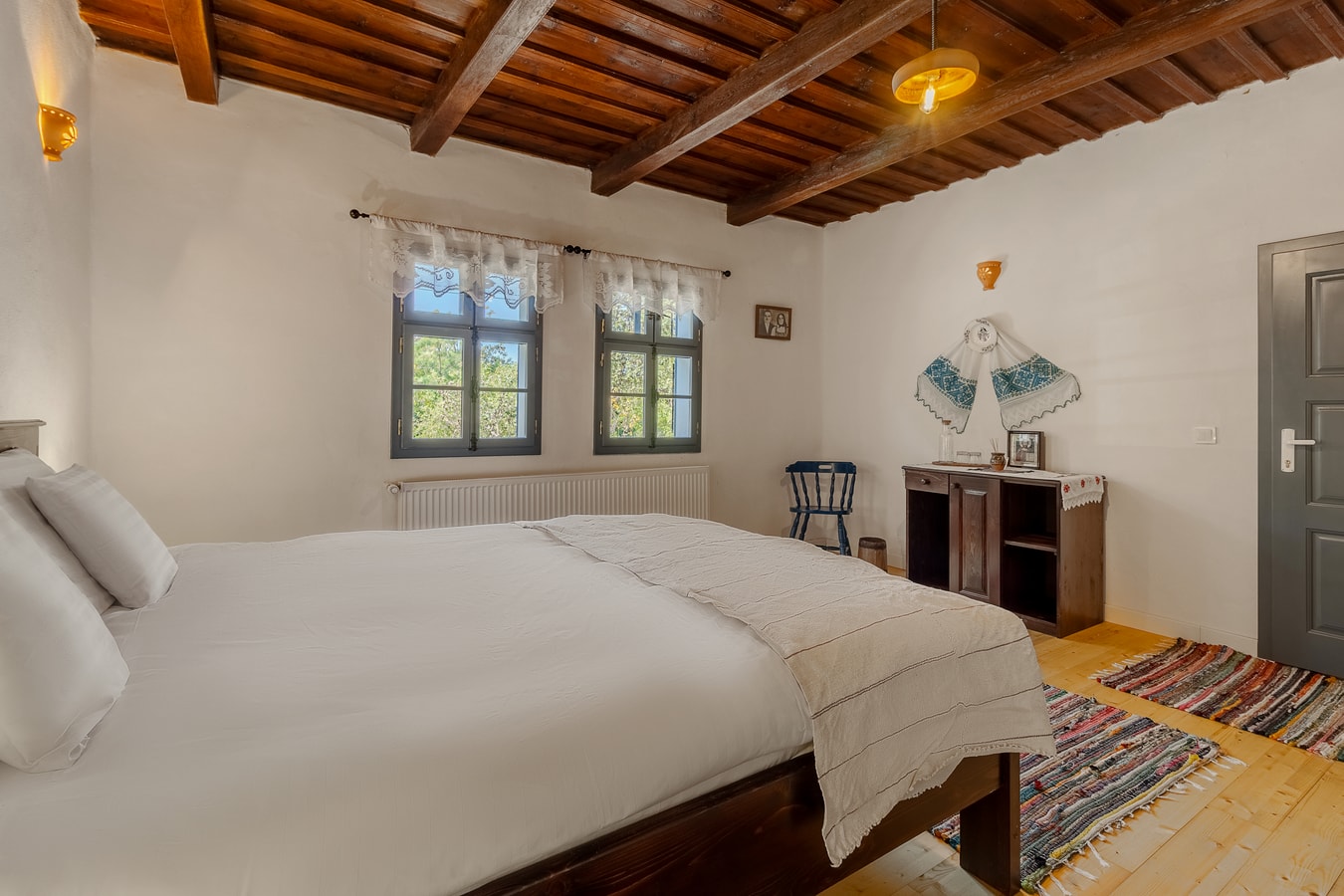 Casa Veche Leheceni (8-Room Country House) 11 FlatWhite Properties