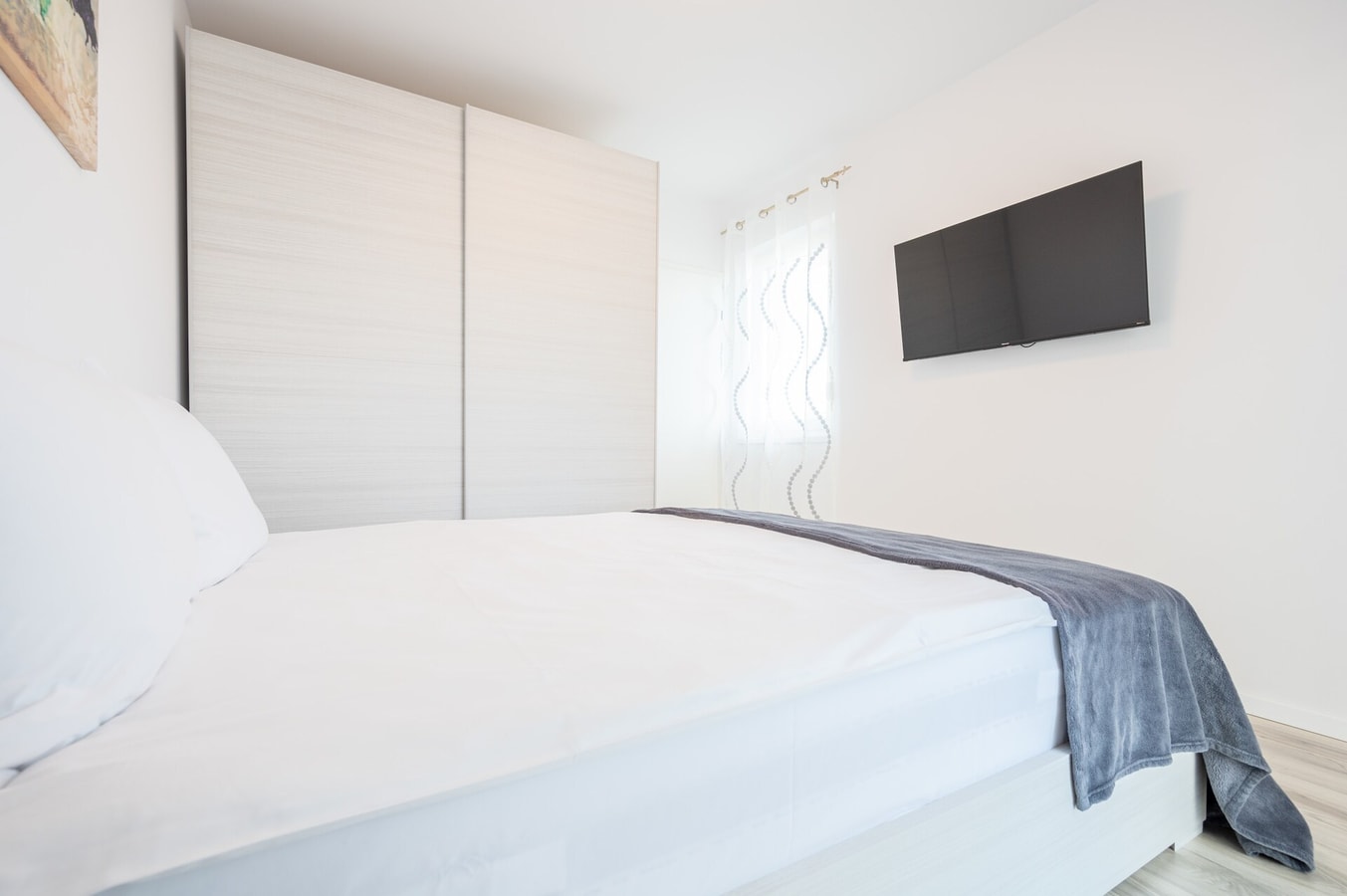 West Flat 5 FlatWhite Properties