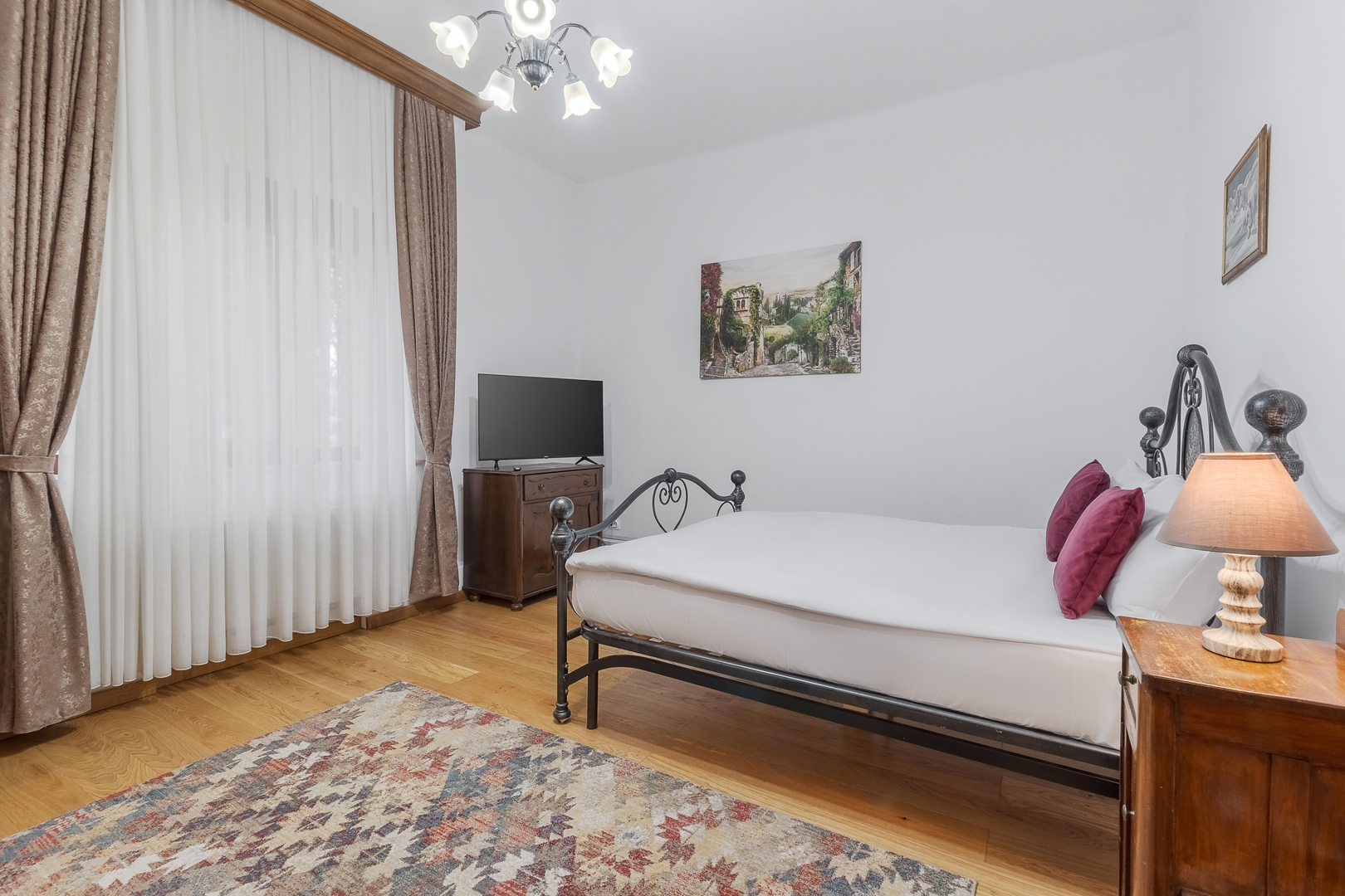 Casa Bella Five, Private Room 5 FlatWhite Properties