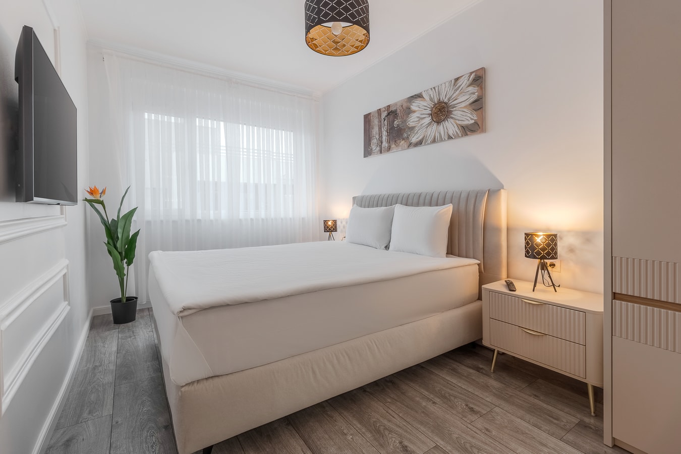 Skyline Retreat 10 FlatWhite Properties