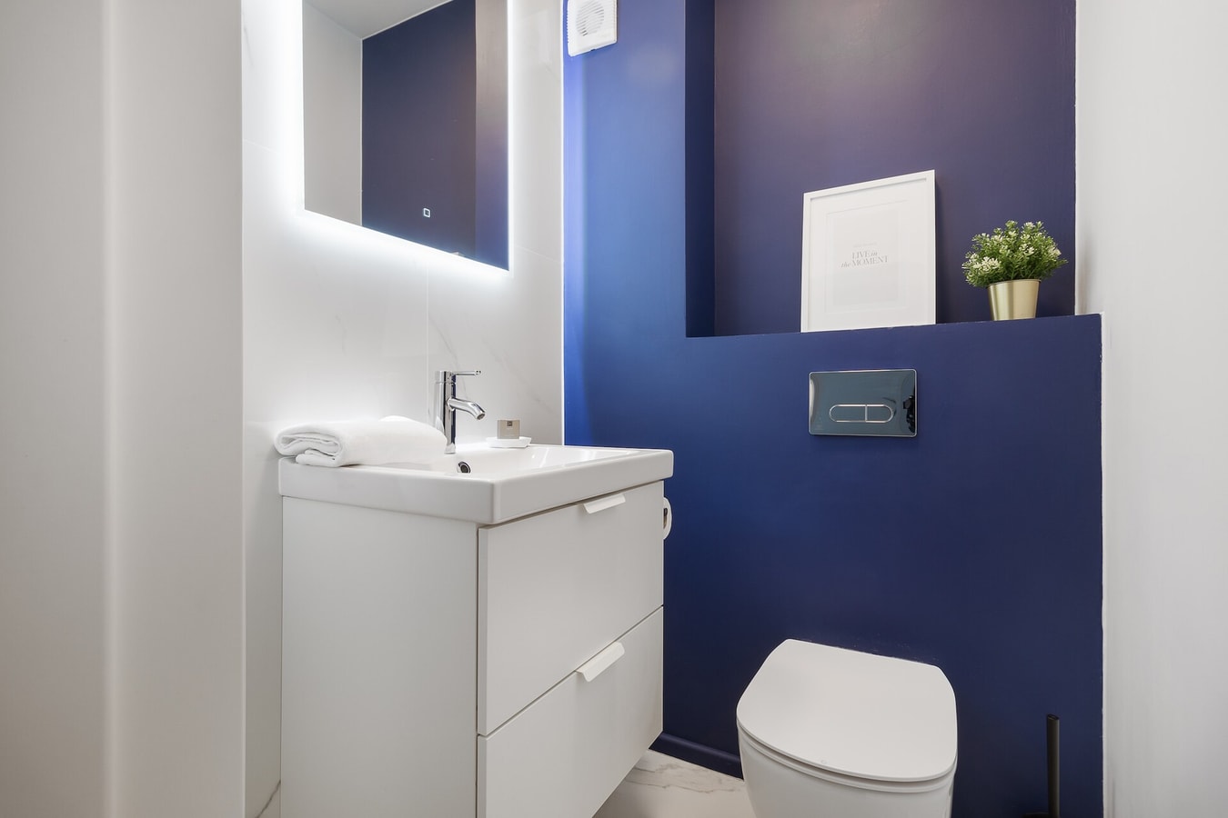 Waves Flat 14 FlatWhite Properties