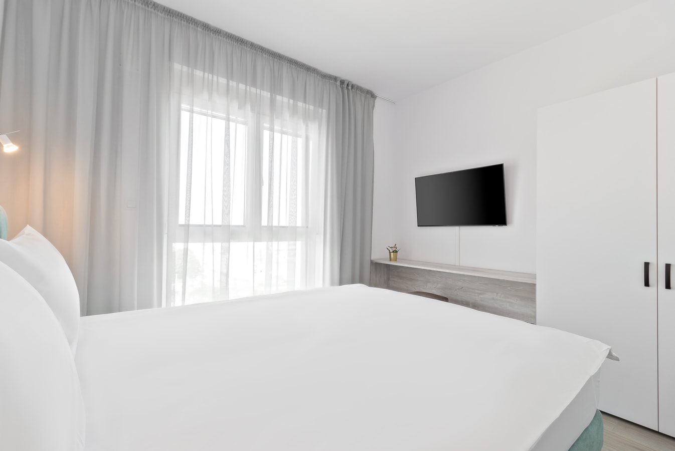 Krakow Flat 6 FlatWhite Properties