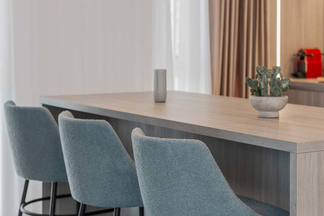 Lumiere Aqua 10 FlatWhite Properties