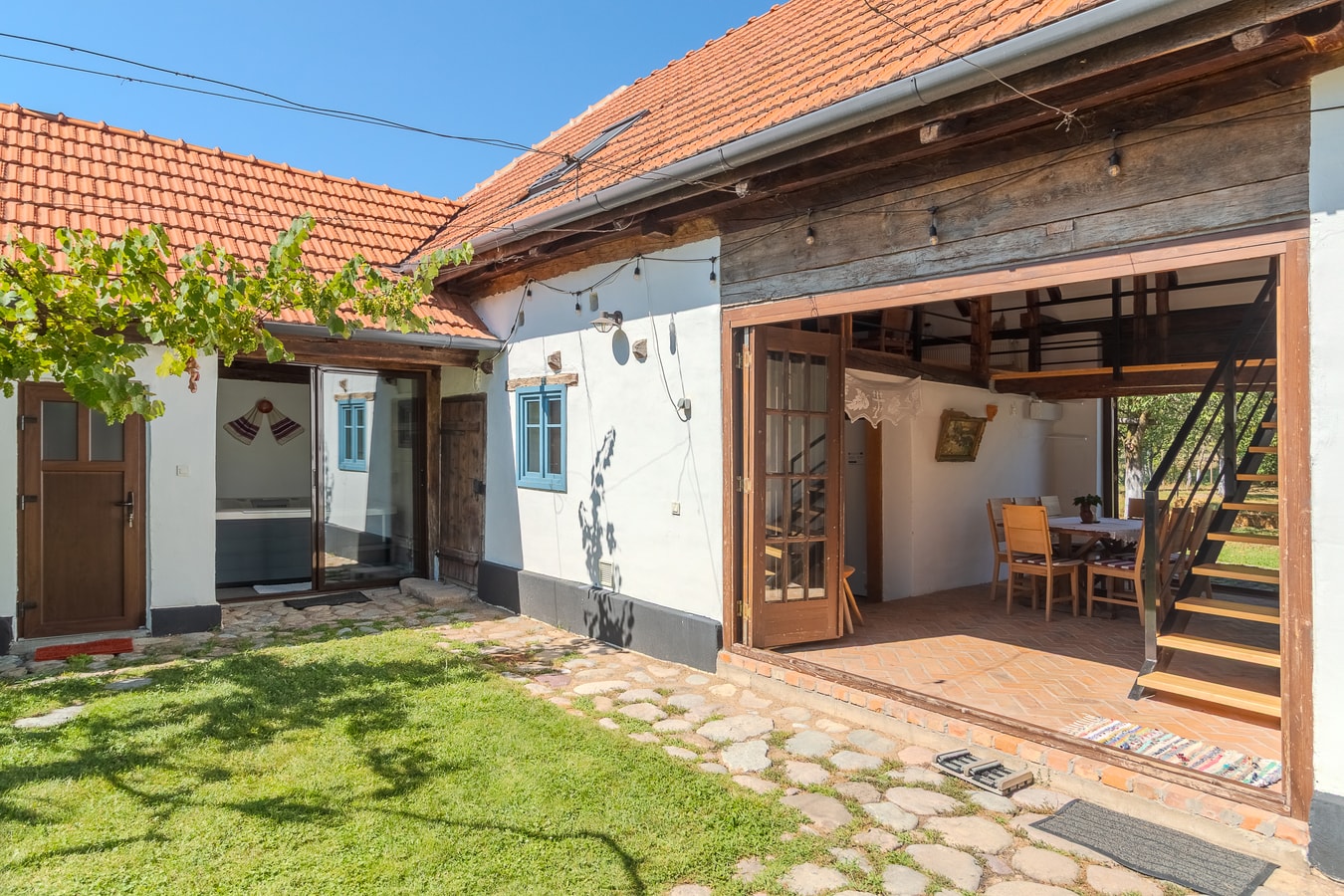 Casa Veche Leheceni (8-Room Country House) 63 FlatWhite Properties