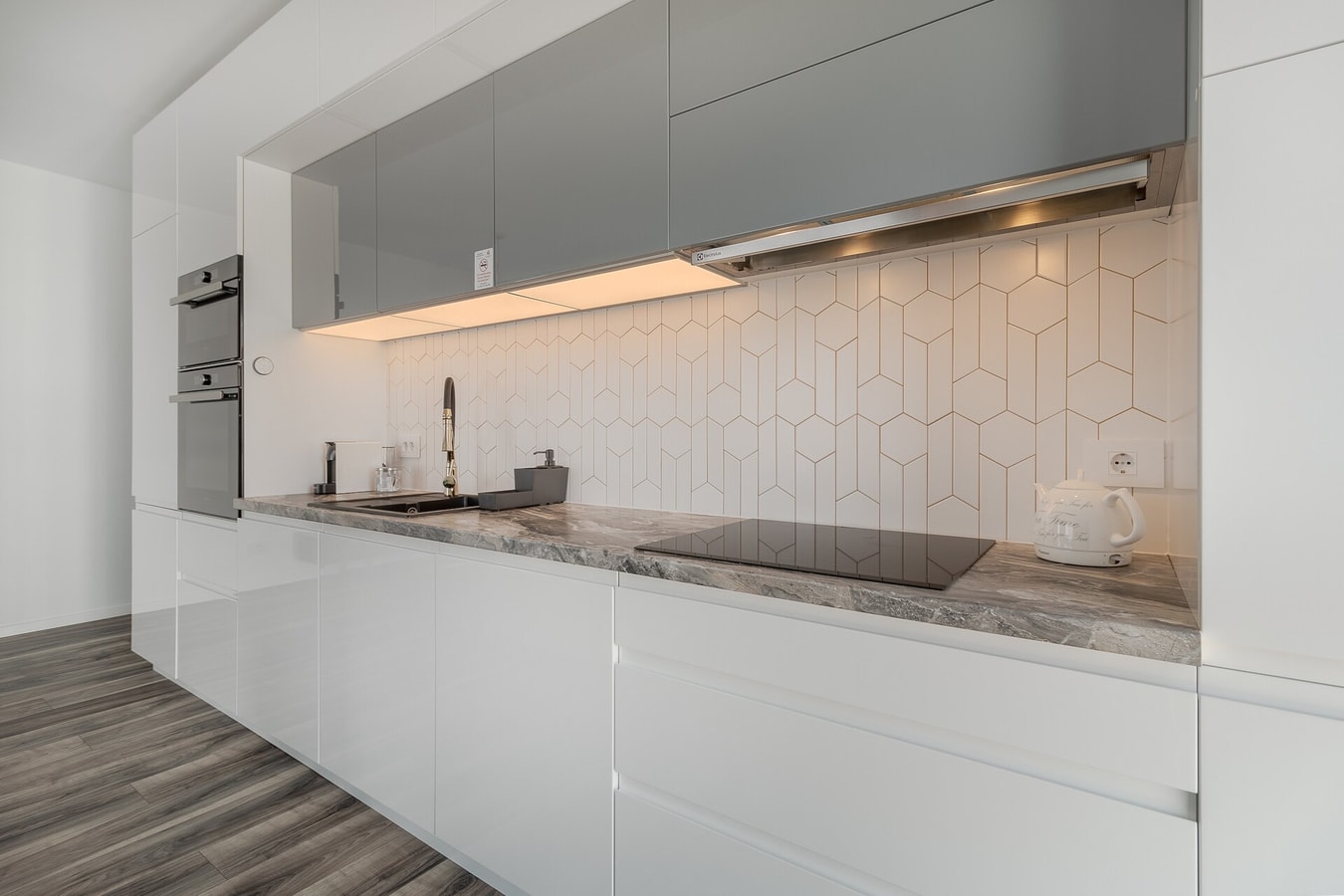 Palm Spring 8 FlatWhite Properties