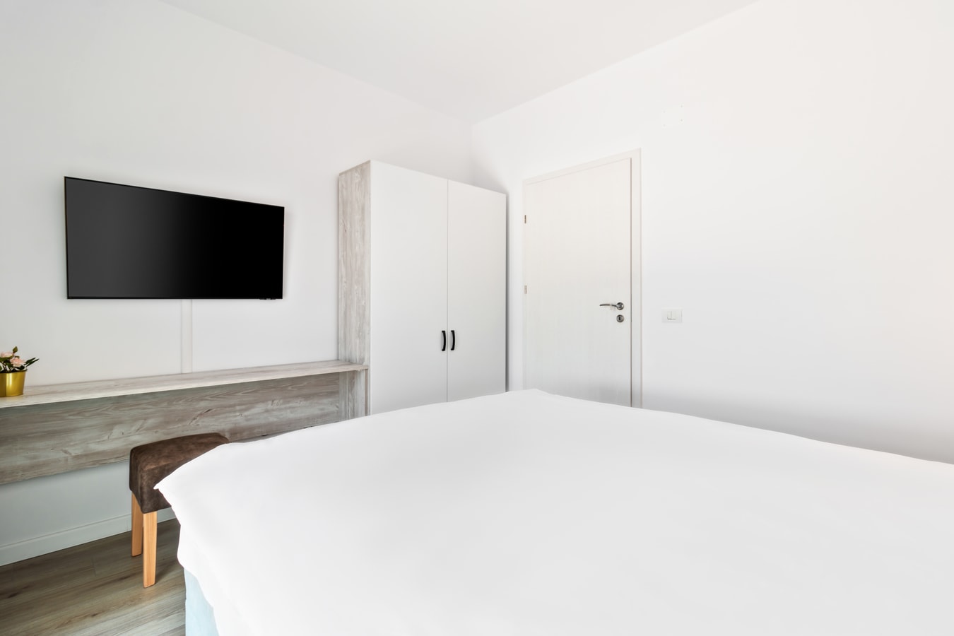 Krakow Flat 5 FlatWhite Properties