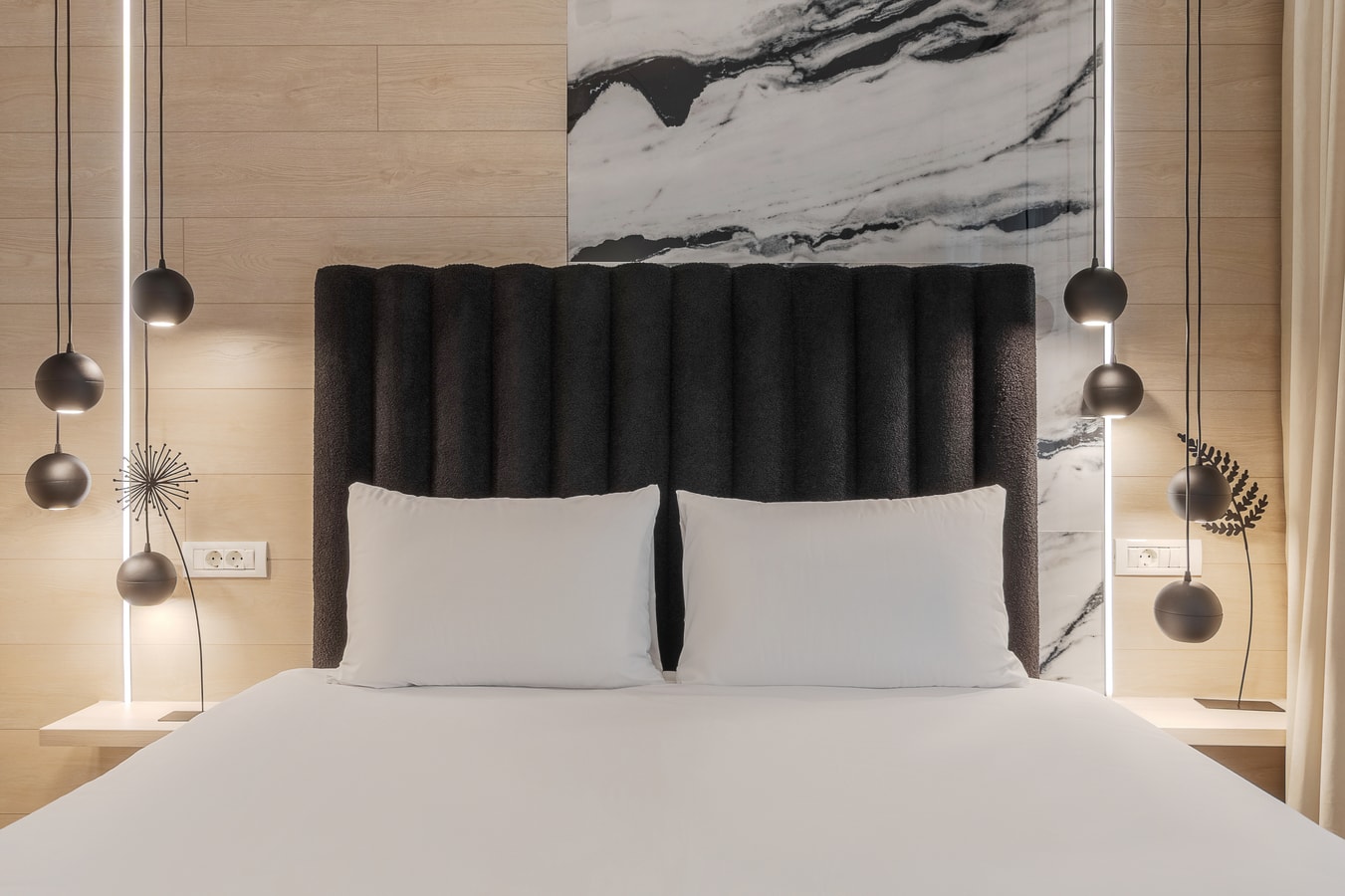 Lumiere Black 10 FlatWhite Properties