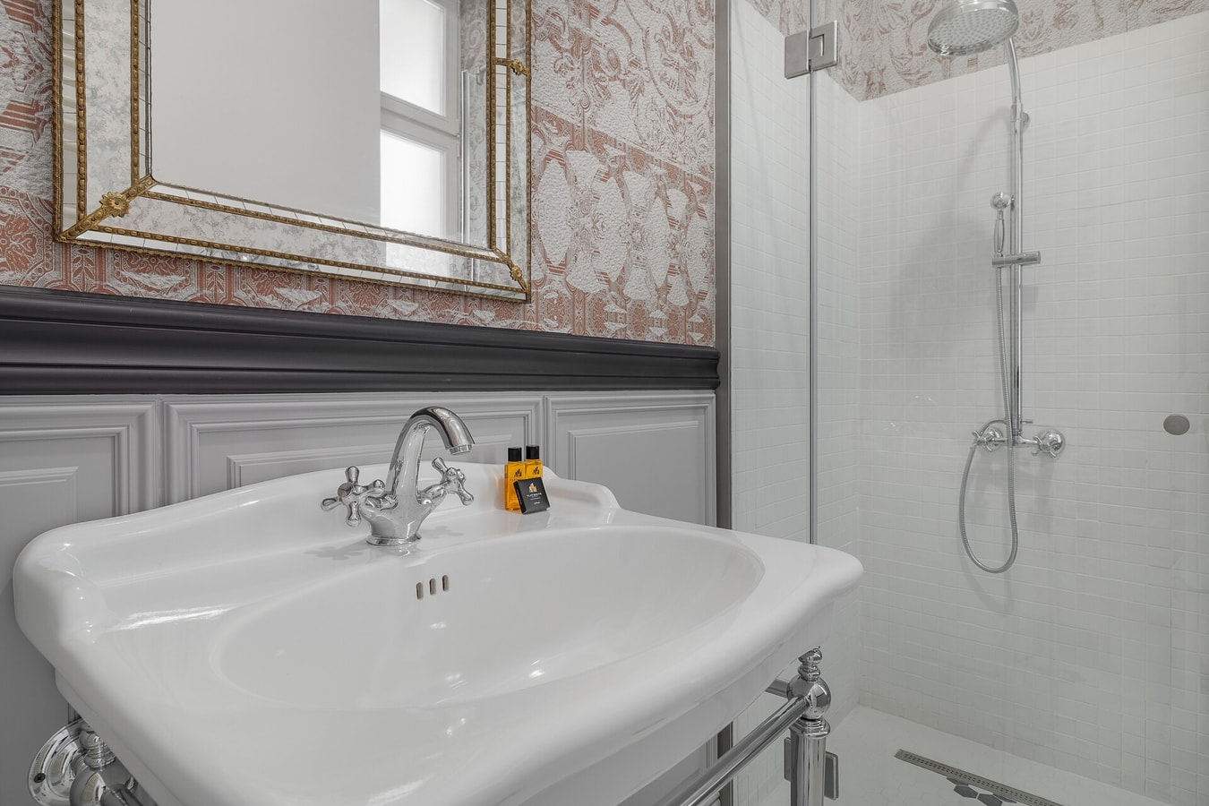 Villa Arta Residence 54 FlatWhite Properties