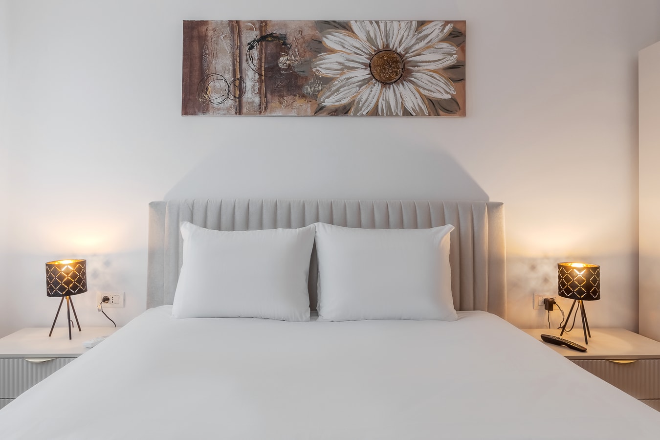 Skyline Retreat 12 FlatWhite Properties