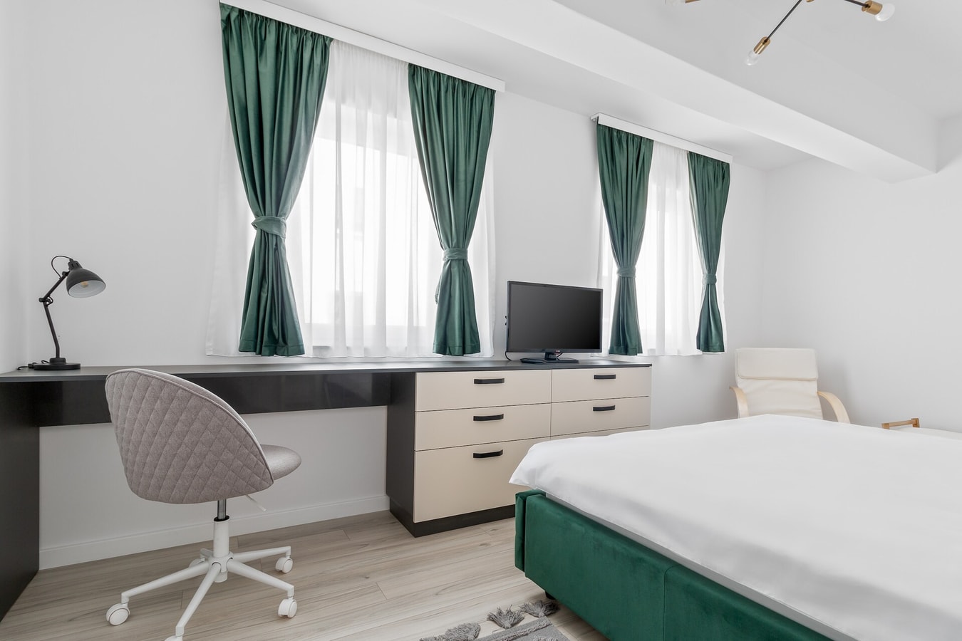 Park View 8 FlatWhite Properties