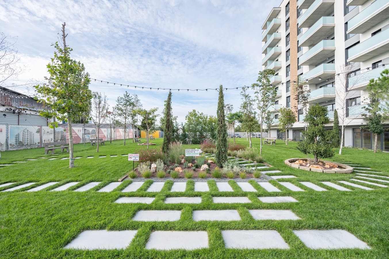 Rosewood Gold 24 FlatWhite Properties