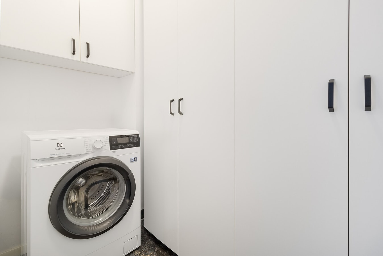 Palm Spring 18 FlatWhite Properties