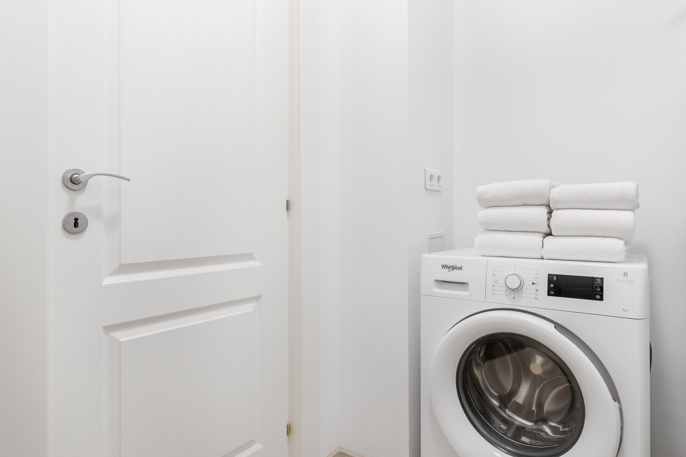 Blue Lake 16 FlatWhite Properties