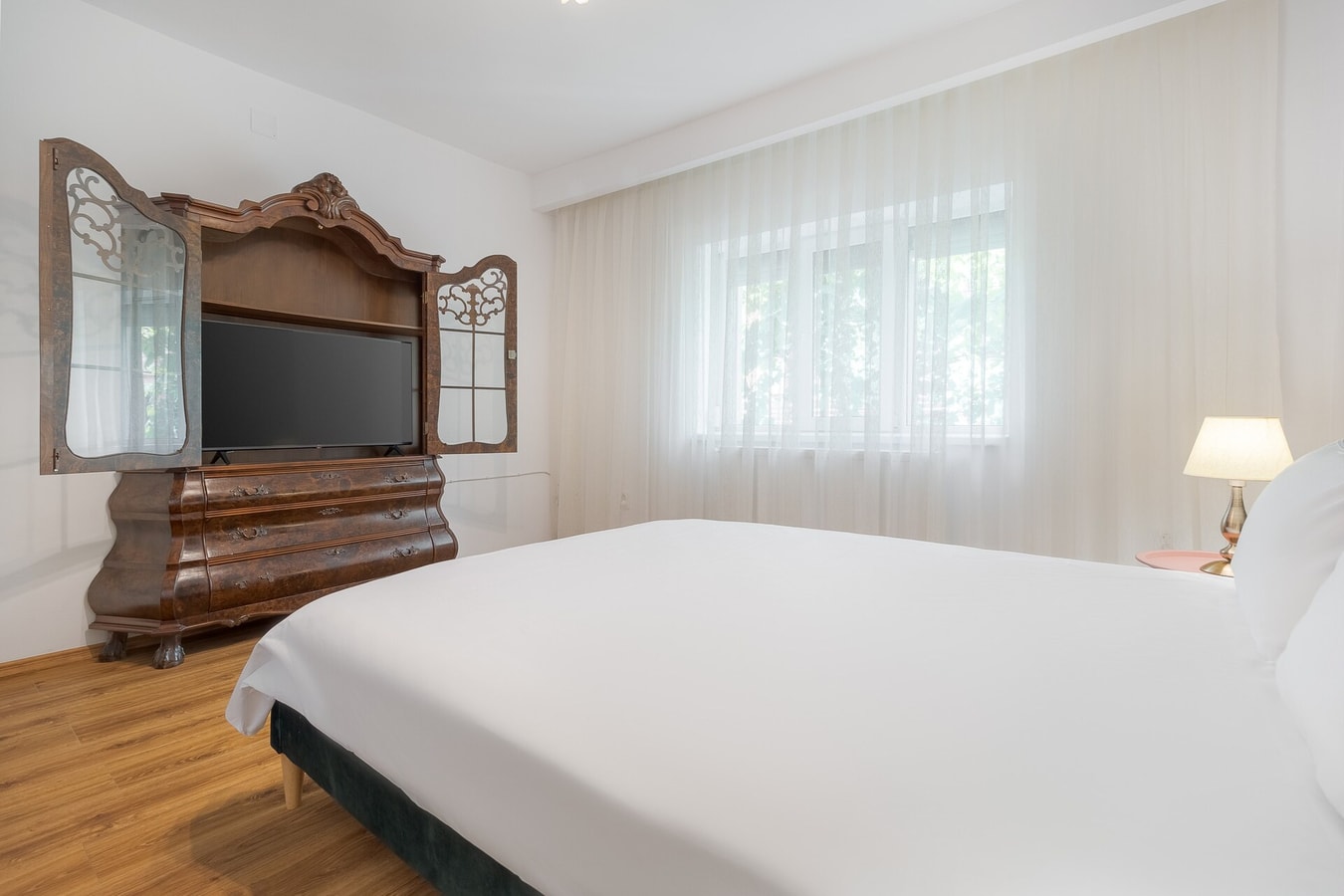 Salca Home 11 FlatWhite Properties