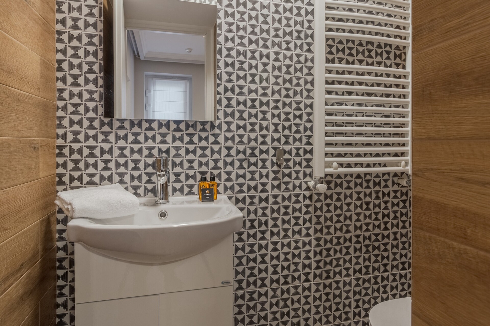 Dozsa Residence Three, split level apartment 20 FlatWhite Properties