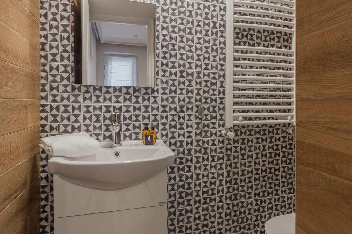 Dozsa Residence Three, split level apartment 20 FlatWhite Properties