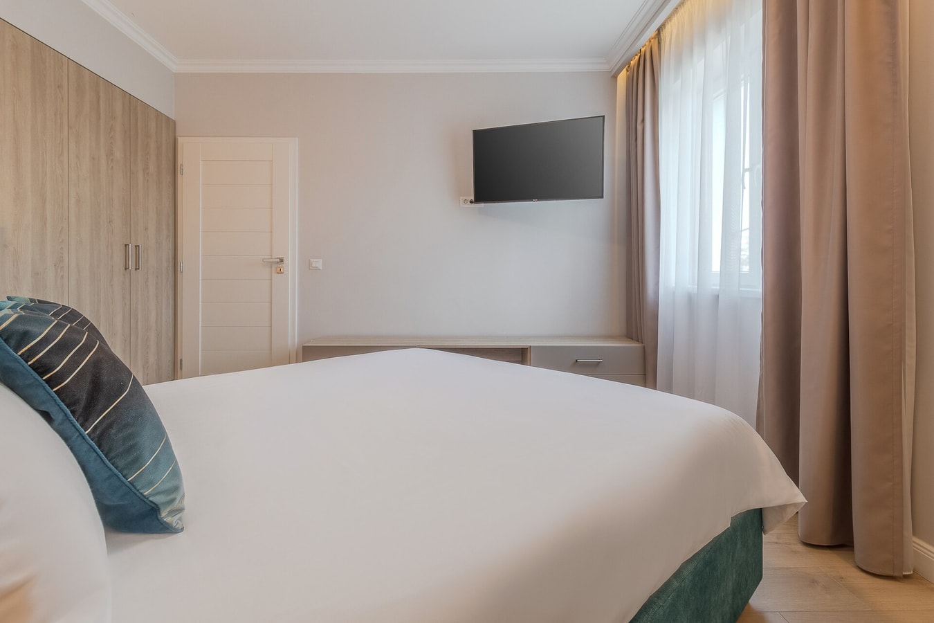 Dozsa Residence Four 13 FlatWhite Properties