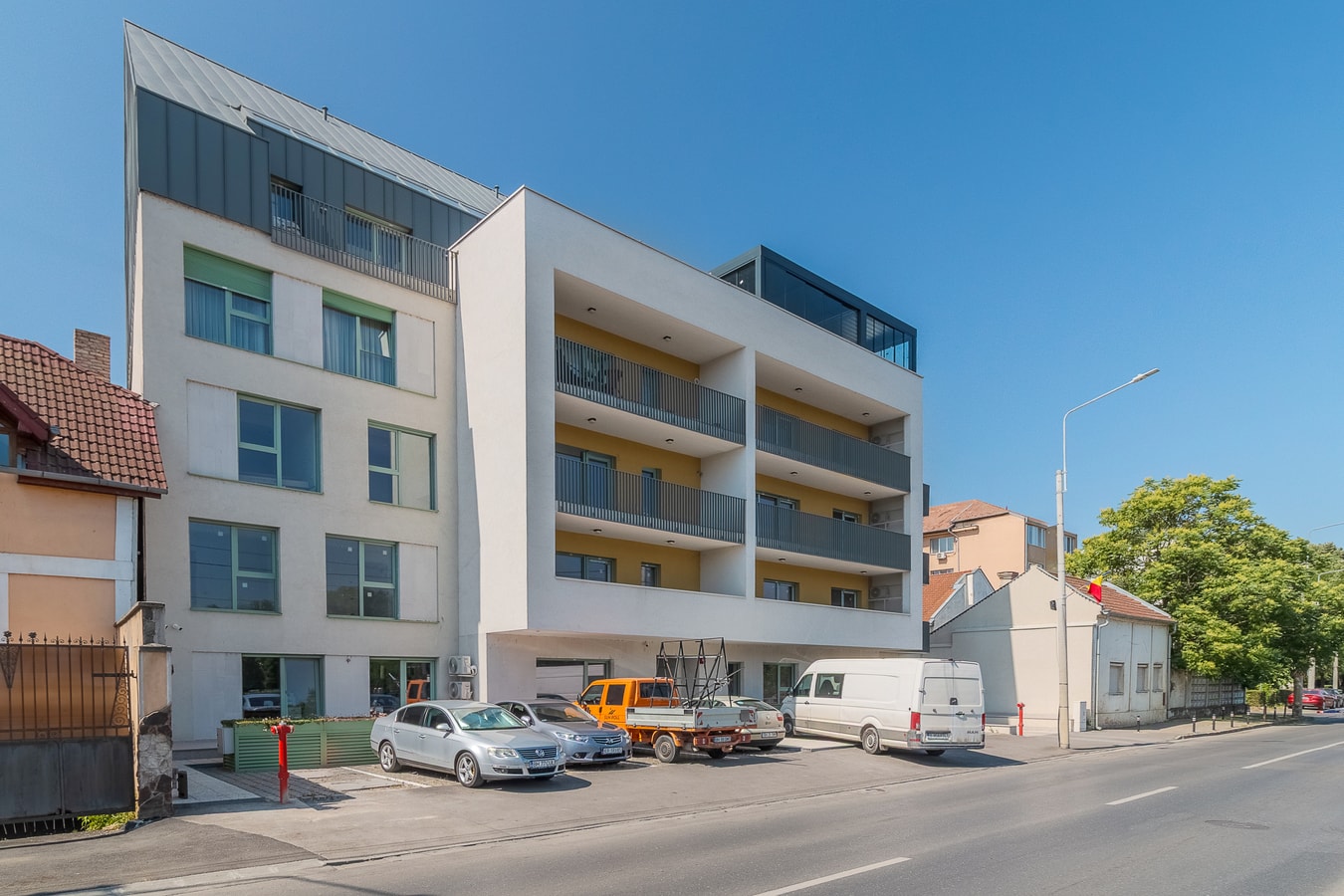 Designer Penthouse 16 FlatWhite Properties