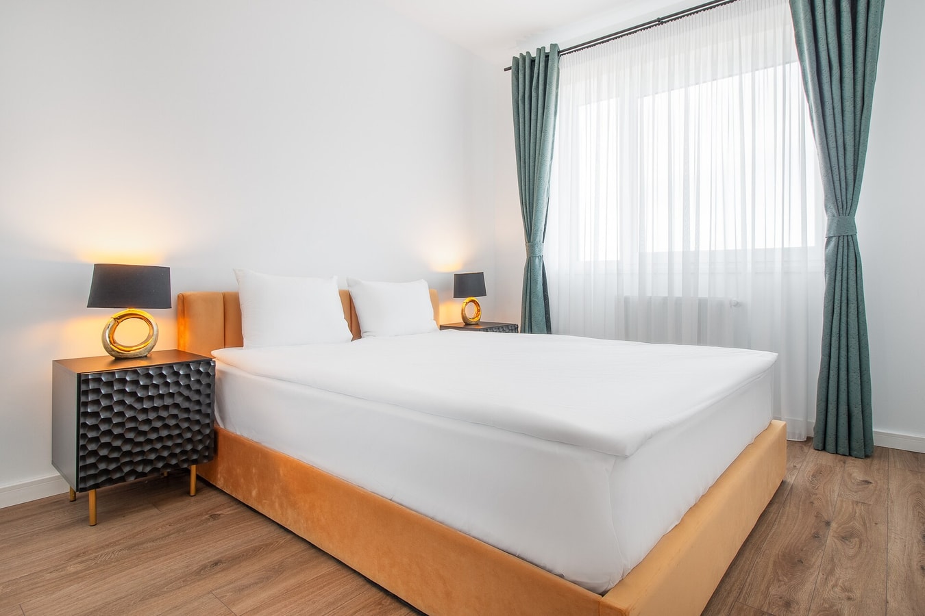 Magic Sunset 28 FlatWhite Properties