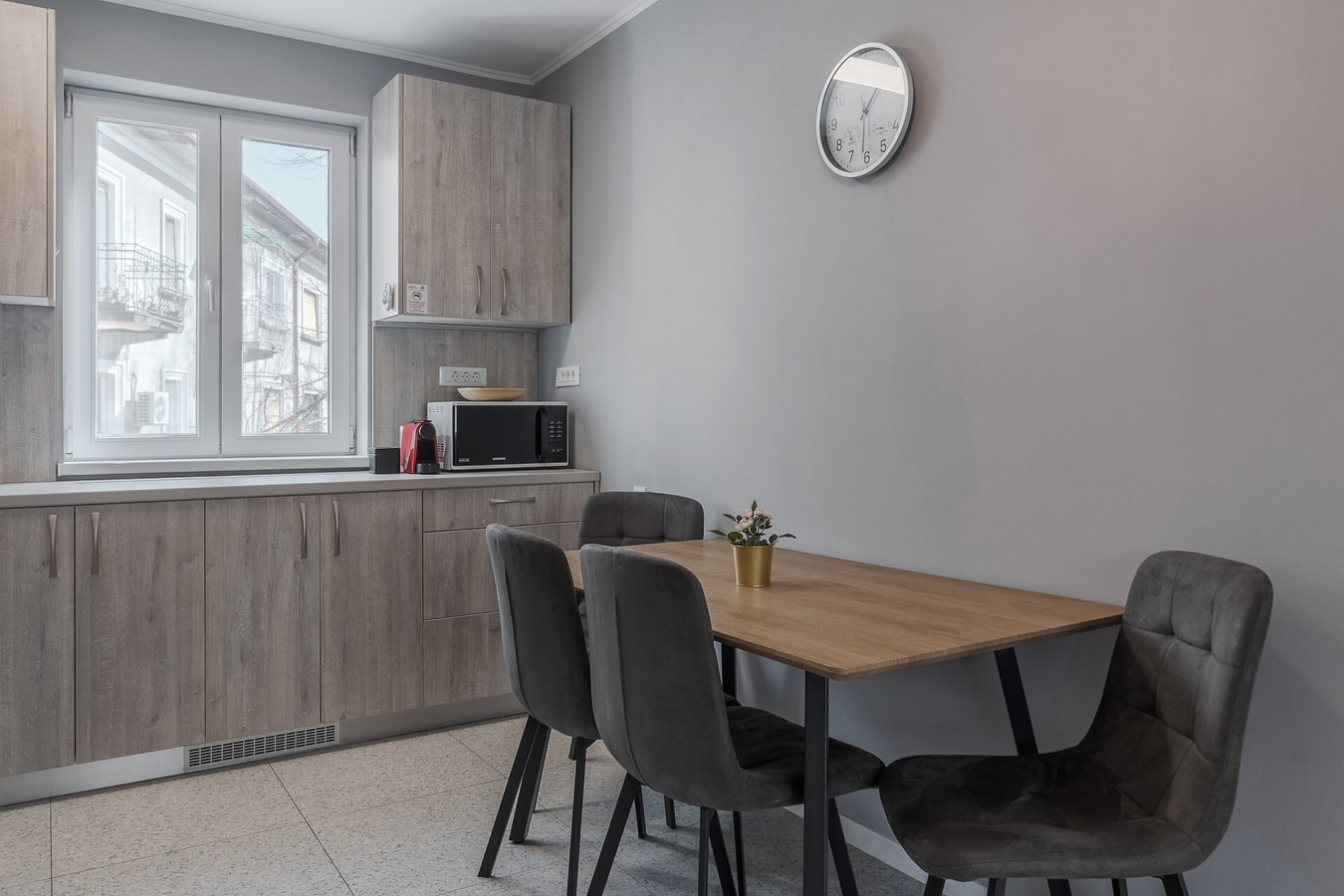 Snagov Flat 11 FlatWhite Properties