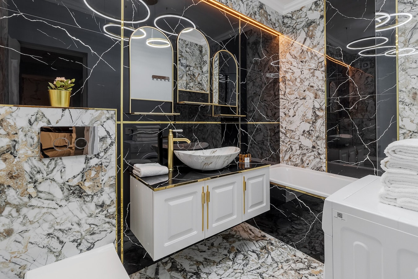 Lilla Flats 1103 - Royal Chic 5 FlatWhite Properties