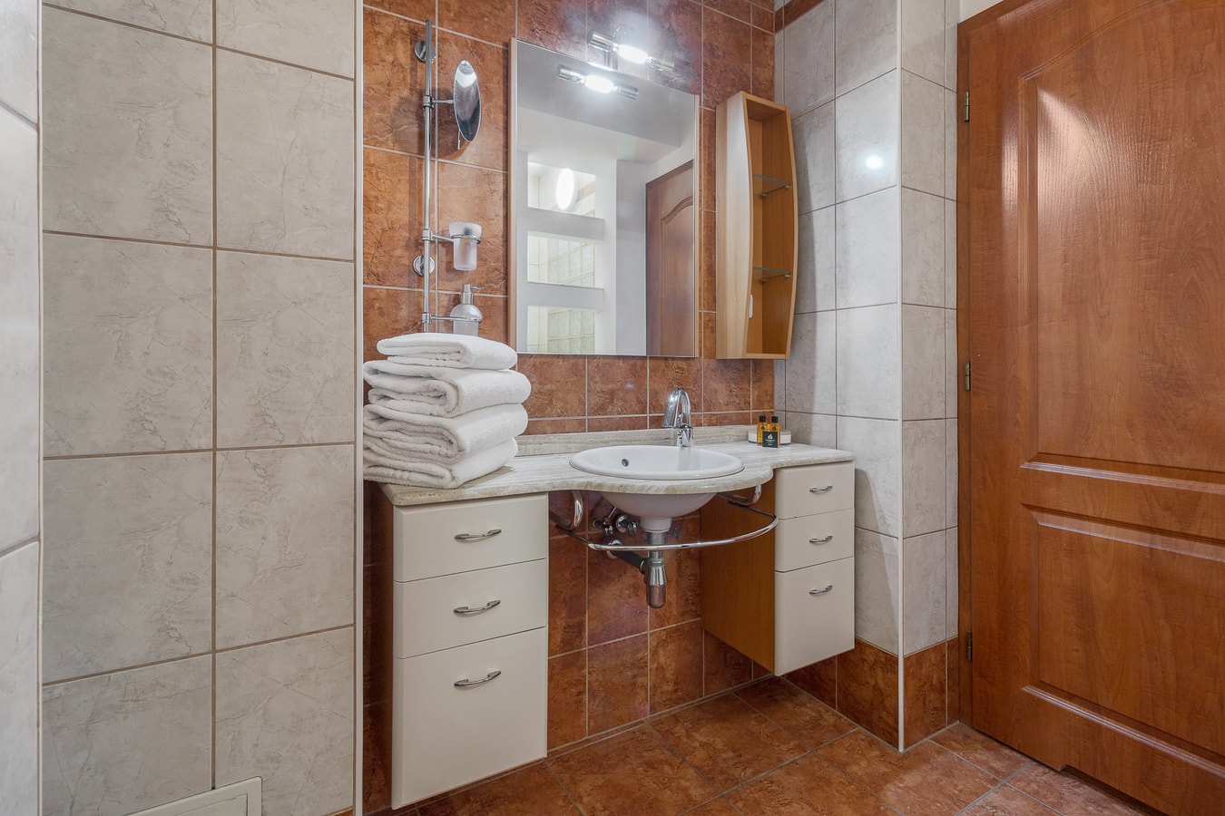 Scala Flat 18 FlatWhite Properties