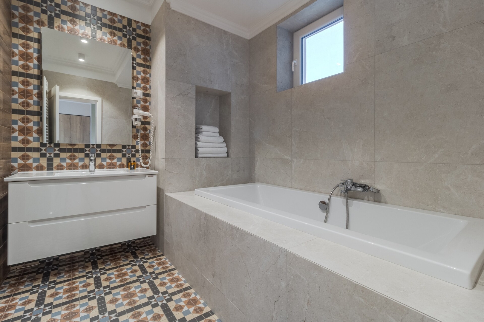 Dozsa Residence Three, split level apartment 17 FlatWhite Properties