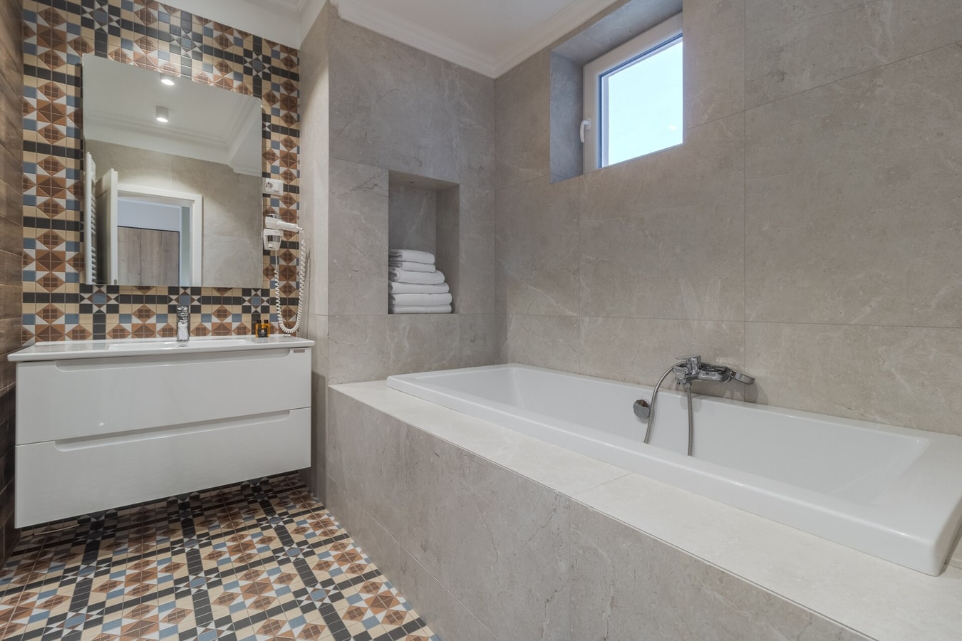 Dozsa Residence Three, split level apartment 17 FlatWhite Properties
