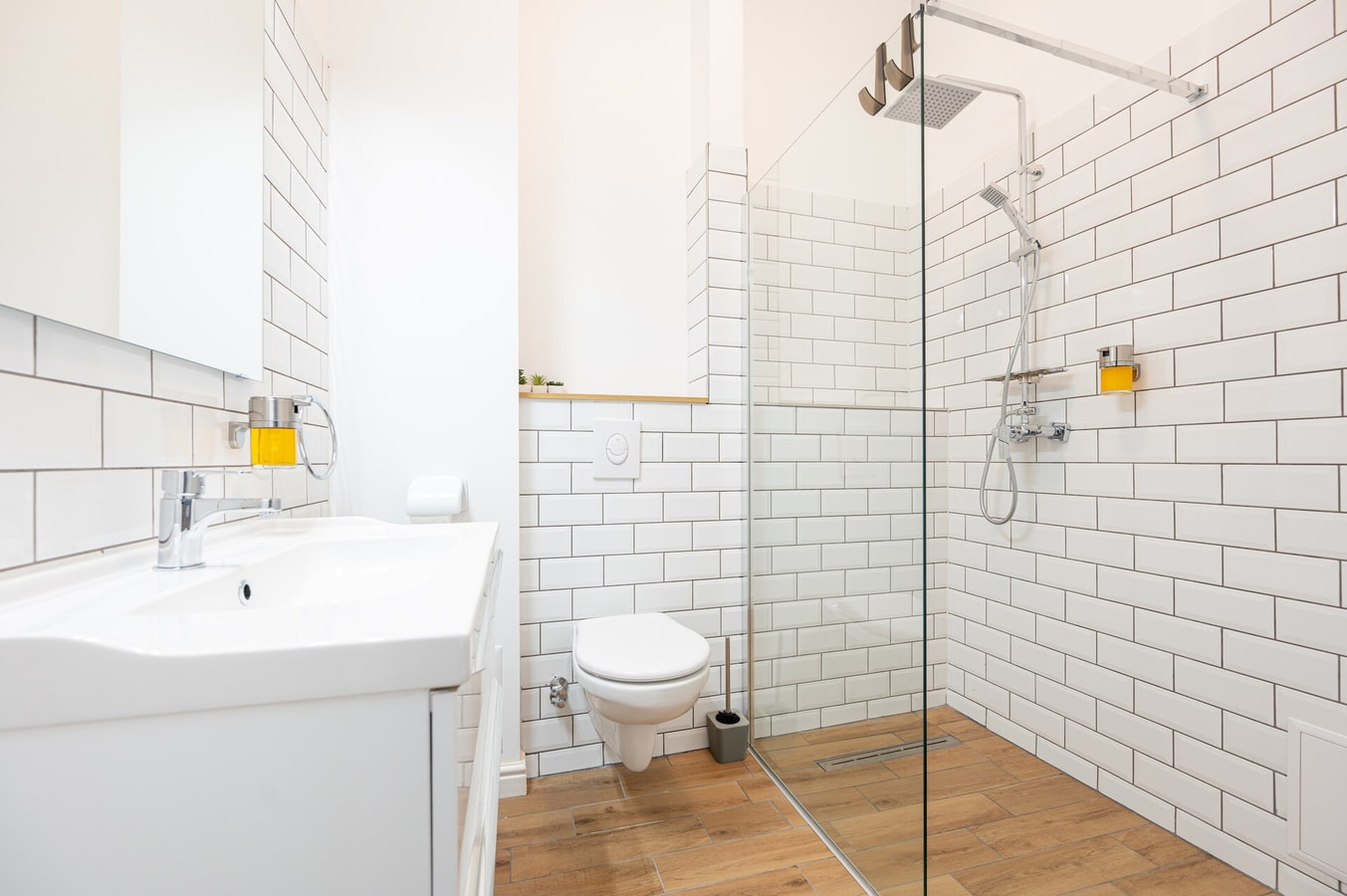 Central Park Two with freestanding bathtub 10 FlatWhite Properties