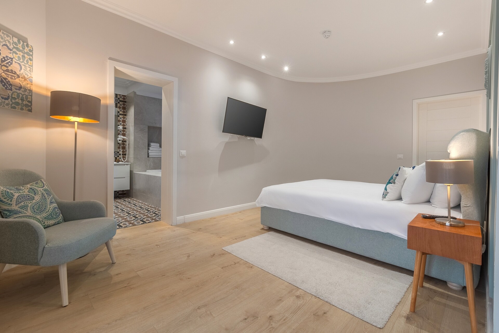 Dozsa Residence Three, split level apartment 15 FlatWhite Properties