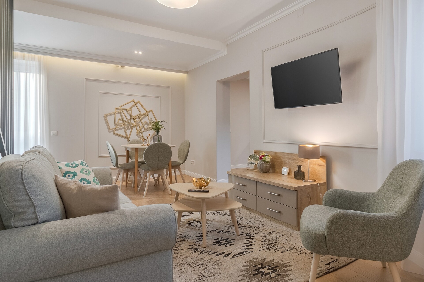 Dozsa Residence Three, split level apartment 5 FlatWhite Properties