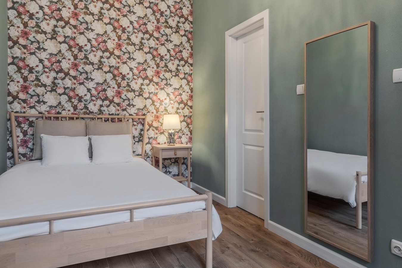 Republicii Escape 13 FlatWhite Properties