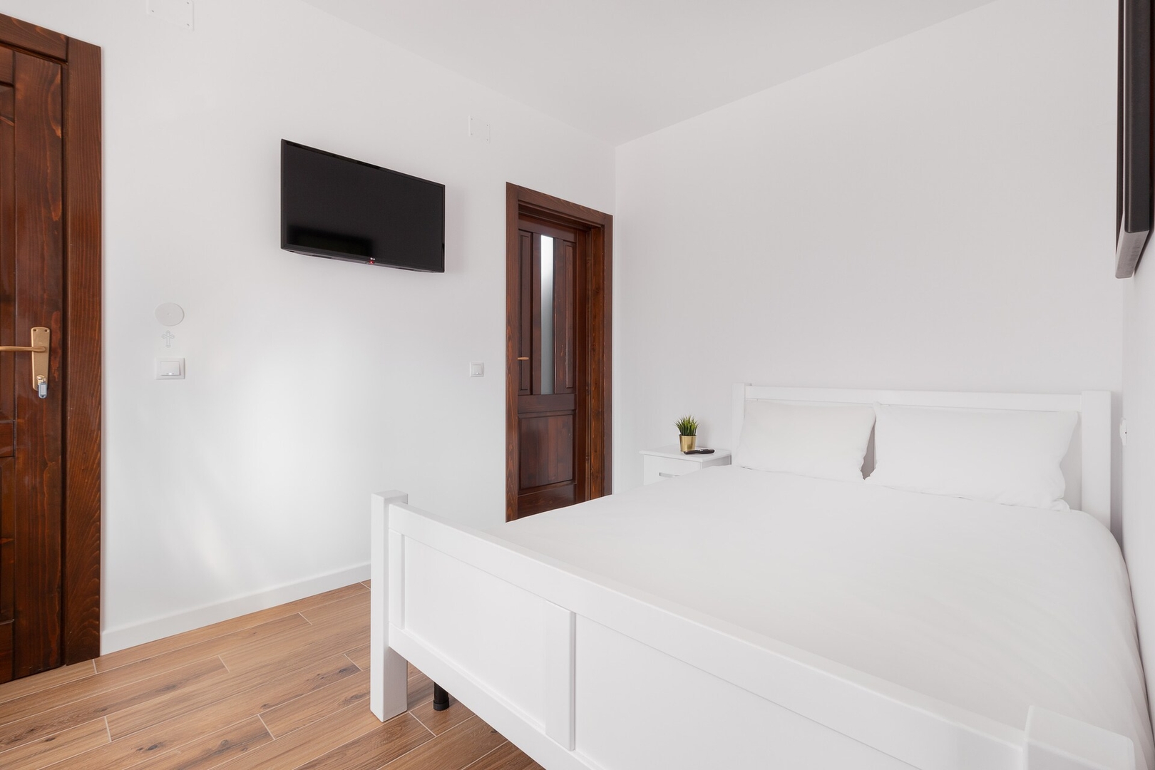 Thermalis Groove House - 4 bedroom 16 FlatWhite Properties