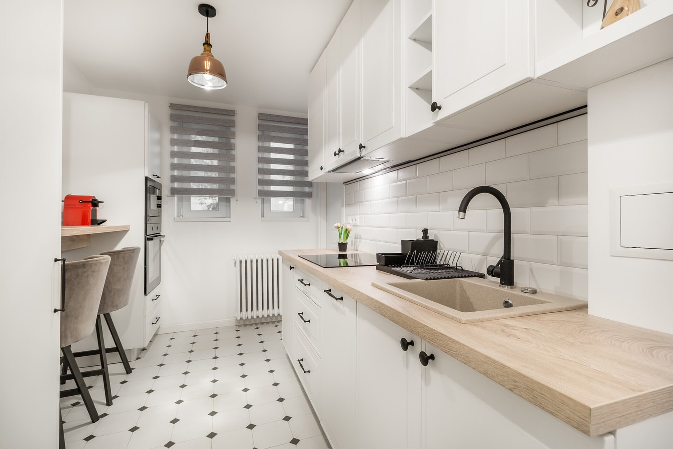 Chic Monochrome Flat 9 FlatWhite Properties