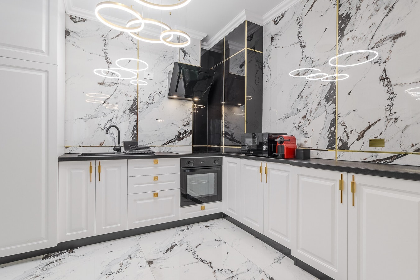 Lilla Flats 1103 - Royal Chic 10 FlatWhite Properties