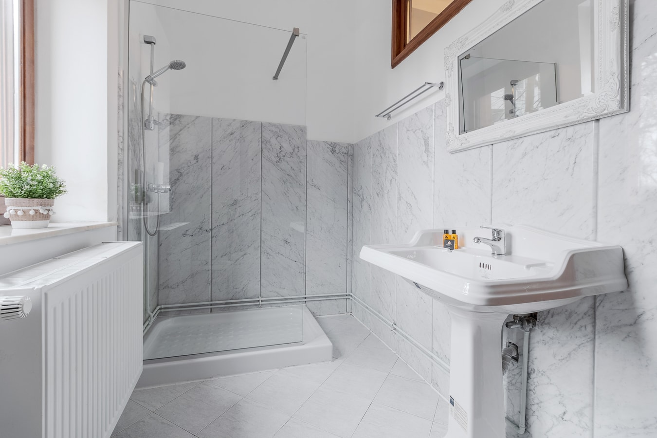 Casa Bella (entire villa) 25 FlatWhite Properties