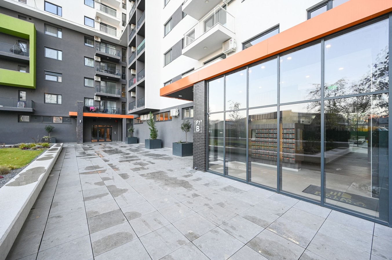 KM 401 - Marilyn Flat 13 FlatWhite Properties