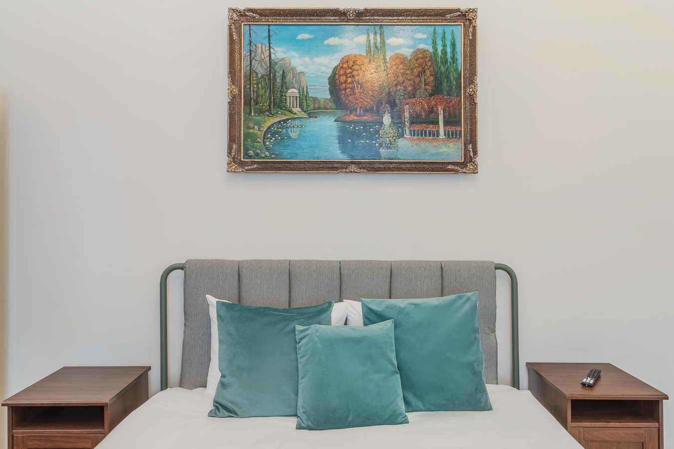 Pedestrian Bliss 8 FlatWhite Properties