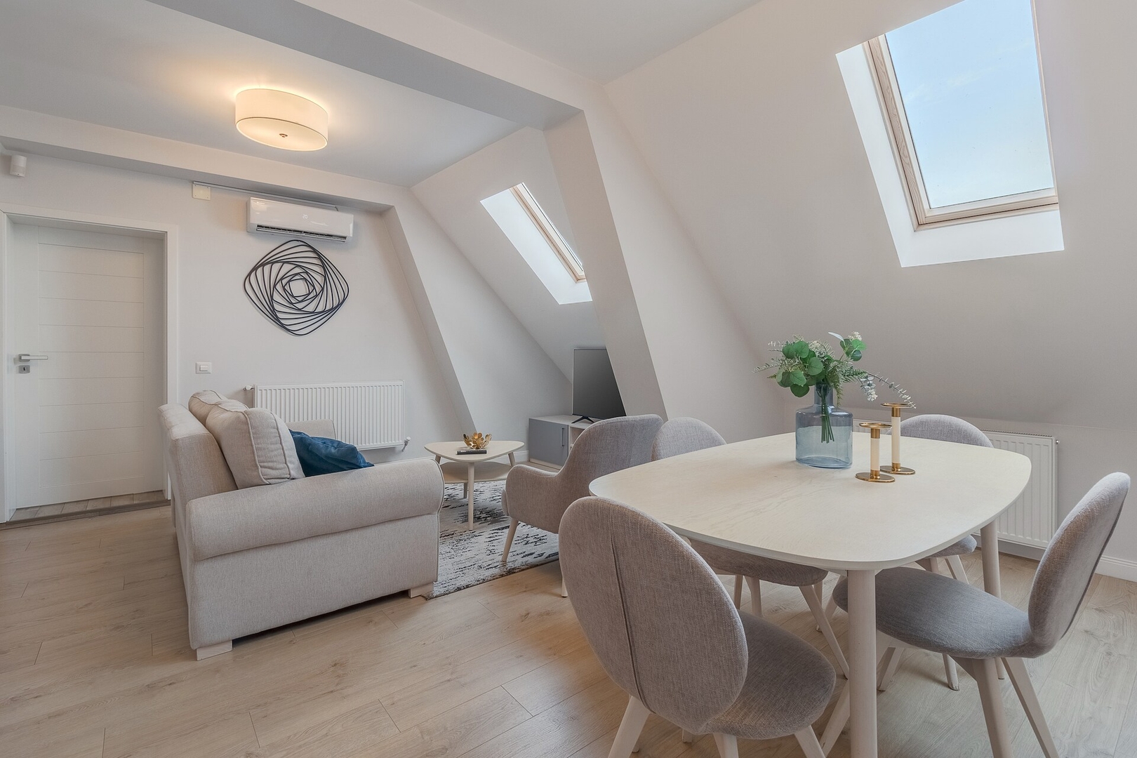 Dozsa Residence Seven 5 FlatWhite Properties