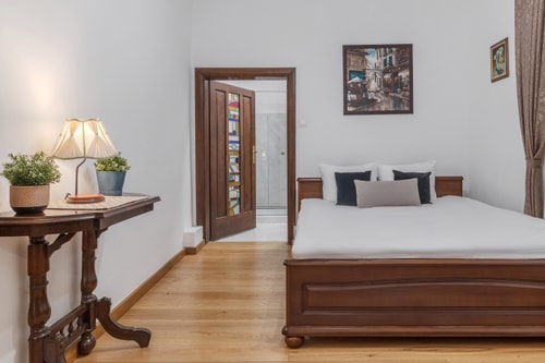 Casa Bella Three, Private Room FlatWhite Properties