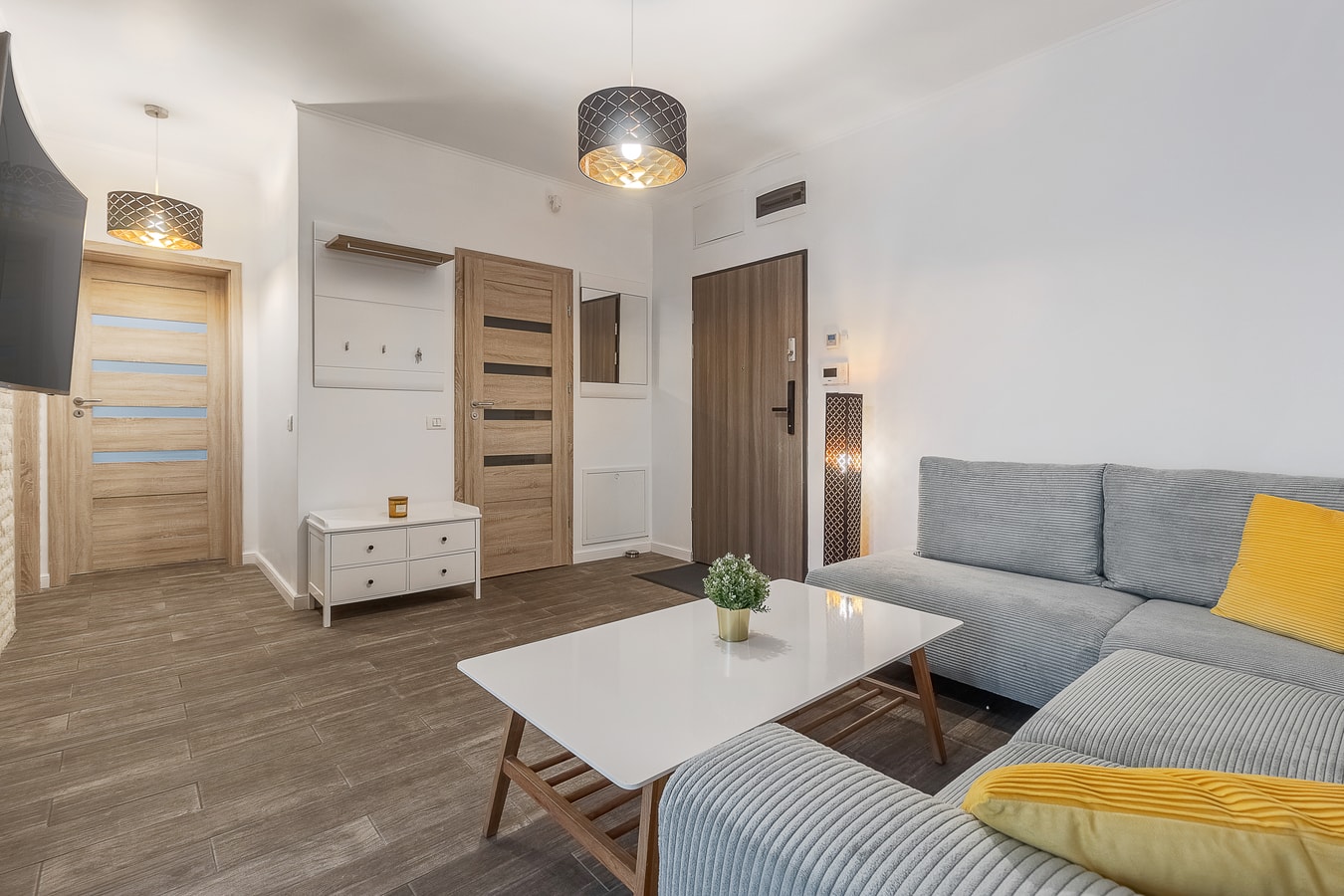 Skyline Retreat 6 FlatWhite Properties