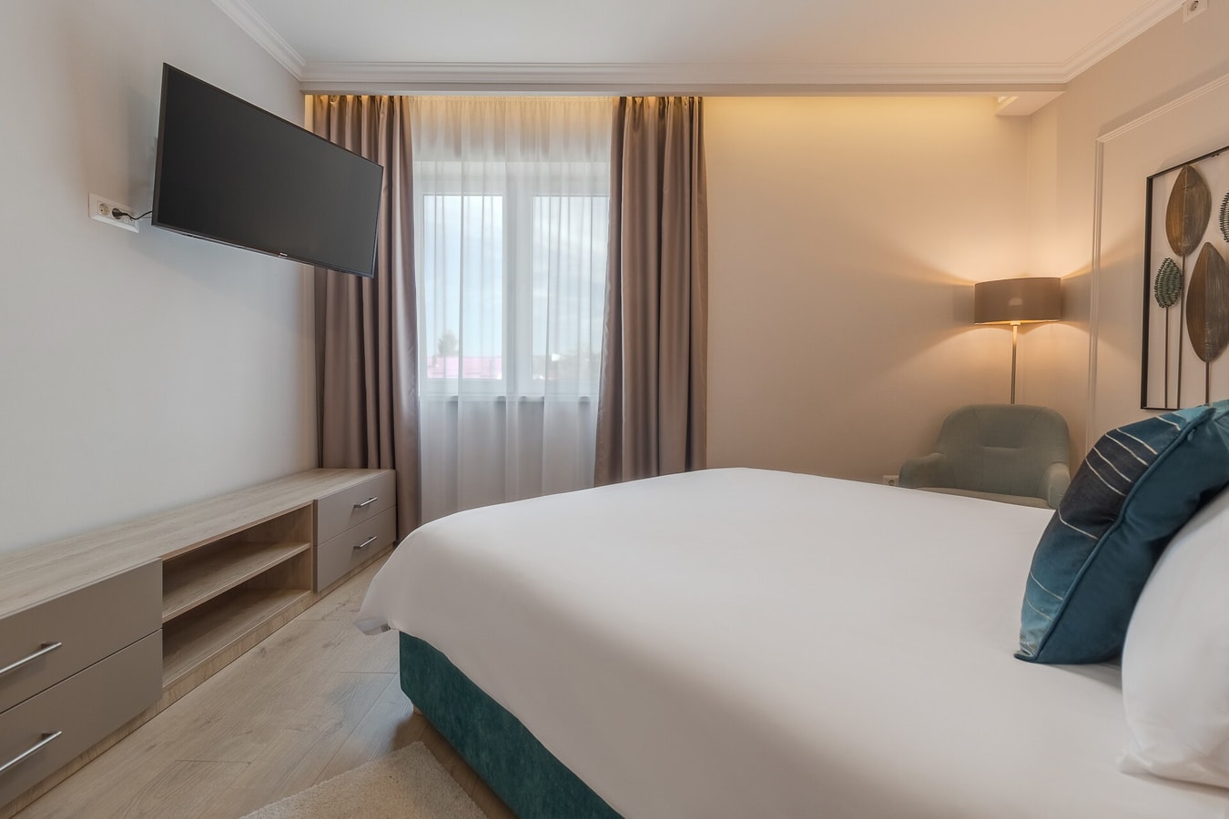 Dozsa Residence Four 12 FlatWhite Properties