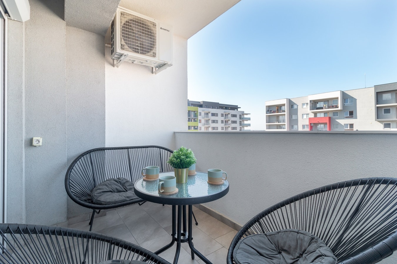 Lotus Flat 15 FlatWhite Properties