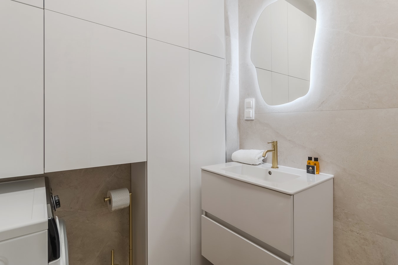 Oak Flat | 2BR, 2BA & Private Parking 21 FlatWhite Properties