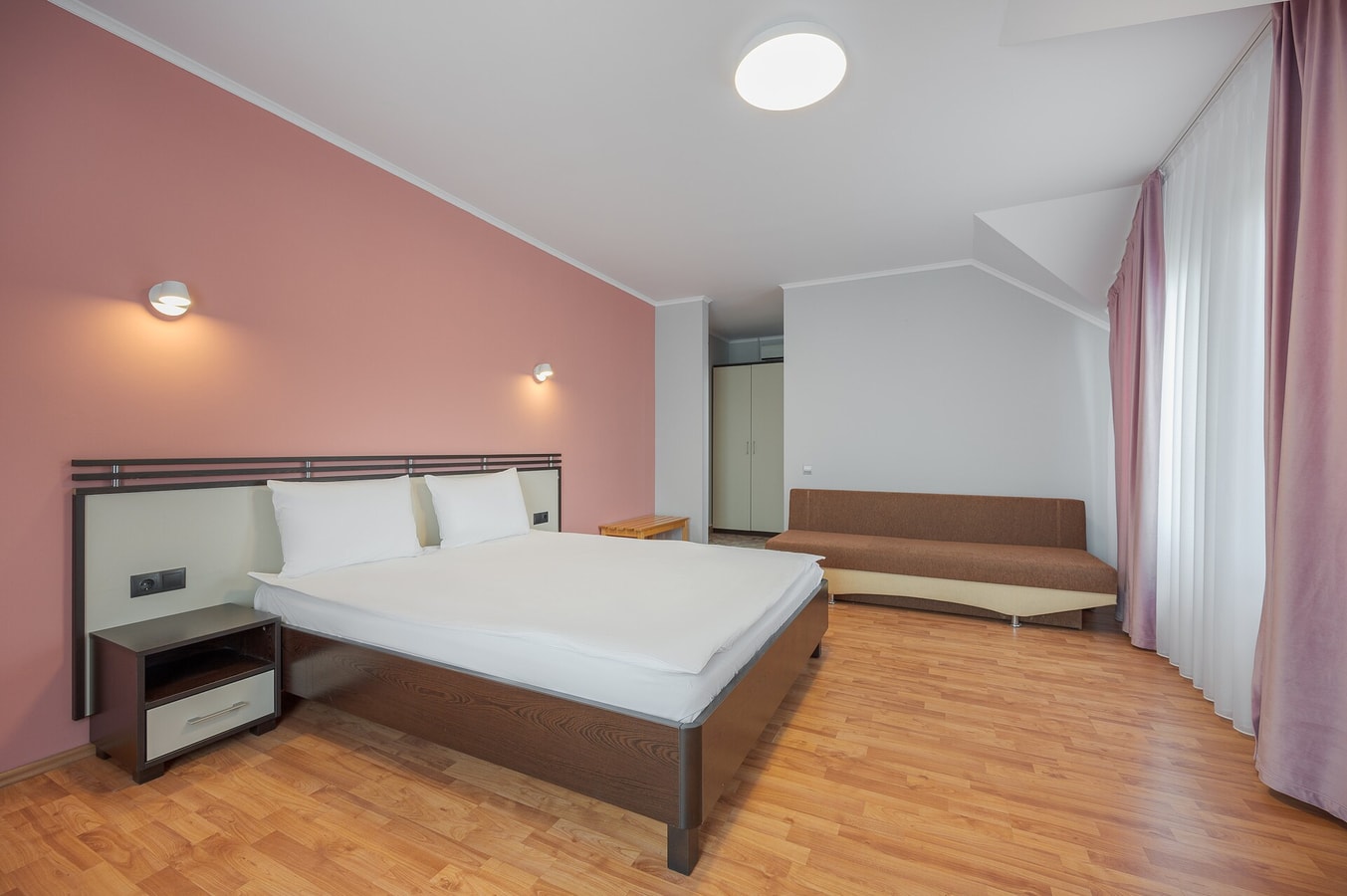 Tei Inn 13 FlatWhite Properties